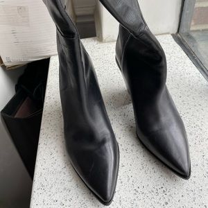 Sigersen Morrison black leather booties